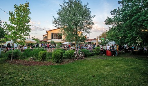 Betriebsfest auf Terrasse eines Gastronomiebetriebs