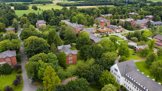 Luftaufnahme von Klinikgelände